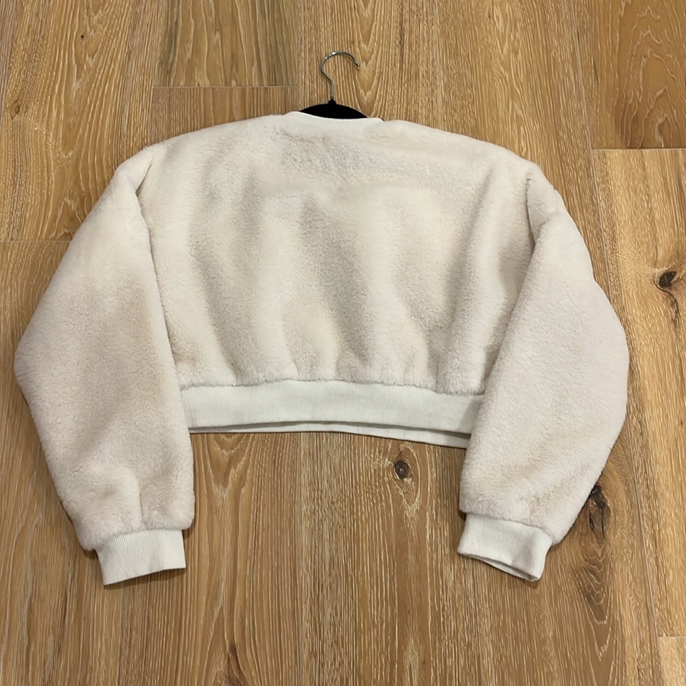 Signature8 Sweater - Picture 2 of 5